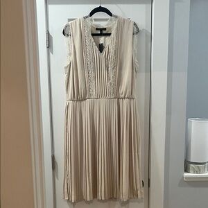 Banana Republic Cream Pleated LaceTrim Dress Classic Clean Beauty 14 NWT *Flawed